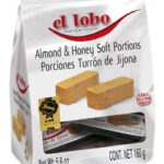 Dit product is een Turrones met als merk: El Lobo.